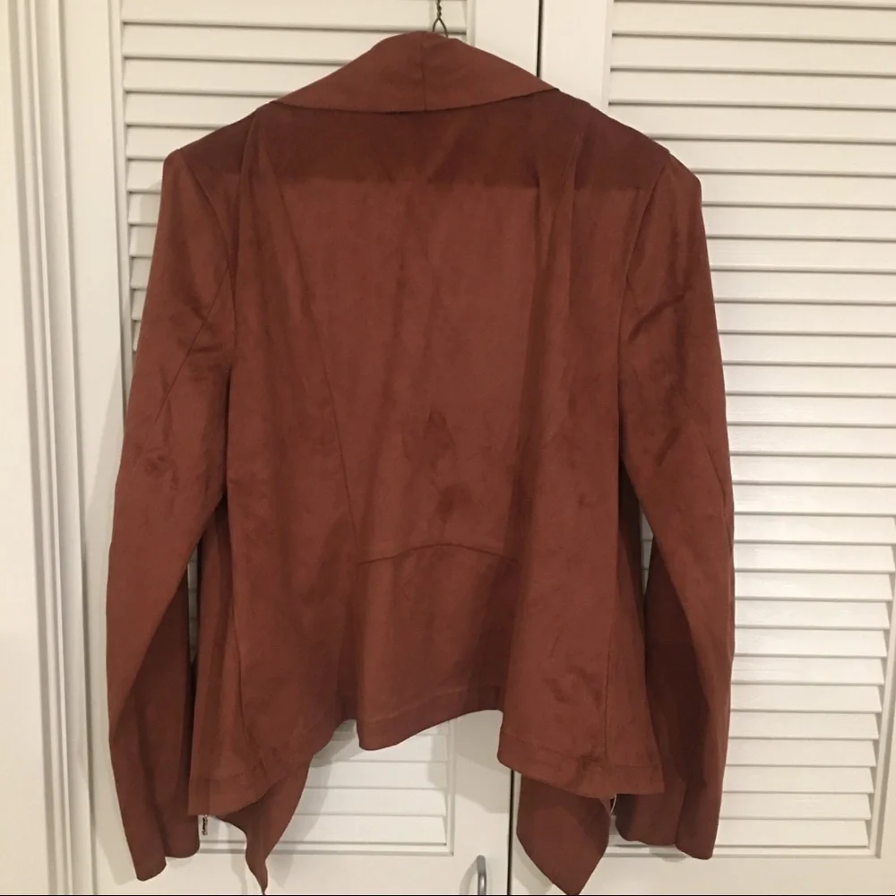 JustFab Waterfall faux Suede Jacket - Picture 4 of 6